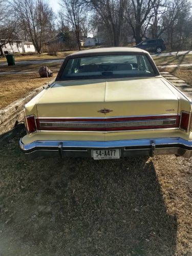 Lincoln-Continental-1979-Custom-3