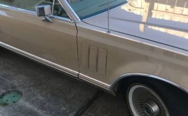 Lincoln-Continental-1979-Custom-5
