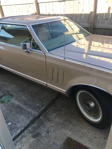 Lincoln-Continental-1979-Custom-5
