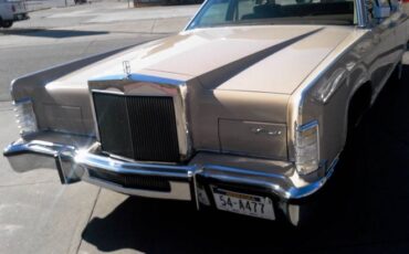 Lincoln-Continental-1979-Custom-5