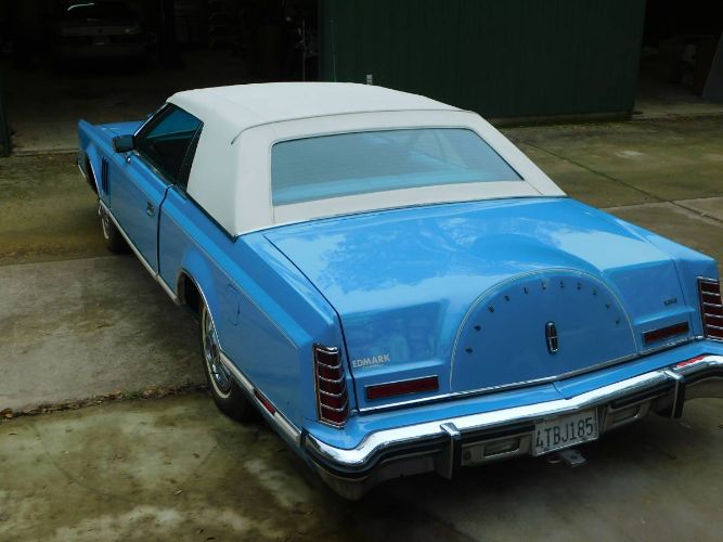 Lincoln-Continental-1979-Powder-BlueWhite-To-Blue-Leather-1