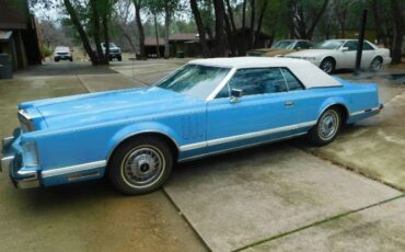 Lincoln-Continental-1979-Powder-BlueWhite-To-Blue-Leather-15
