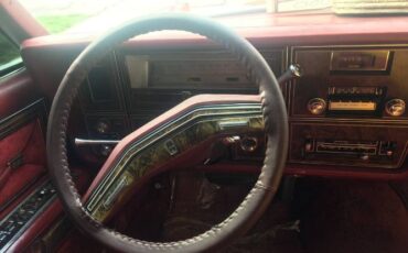 Lincoln-Continental-1979-Red-9