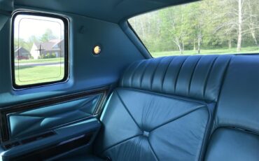 Lincoln-Continental-1979-Turqoise-Matching-blue-10