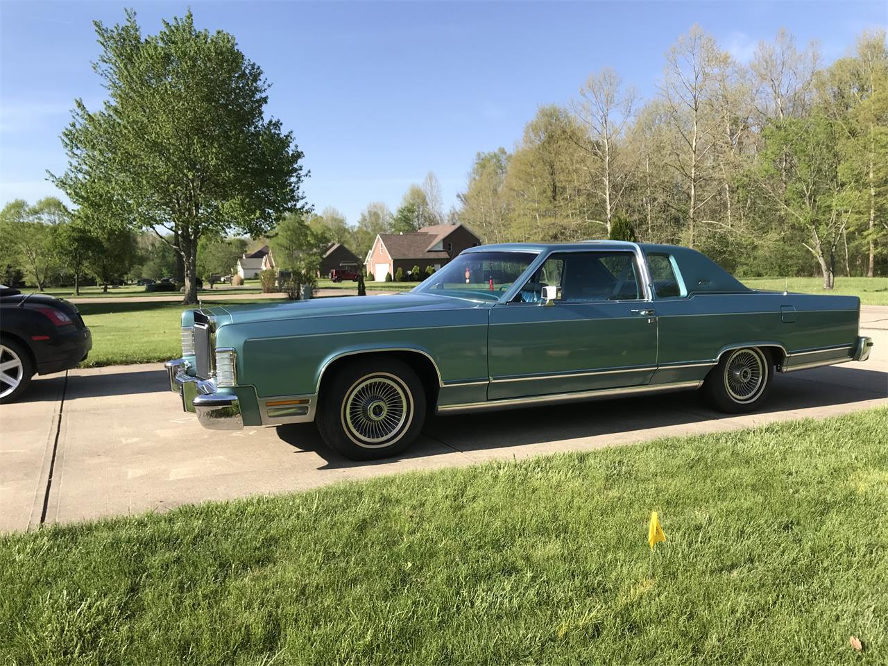 Lincoln-Continental-1979-Turqoise-Matching-blue-3