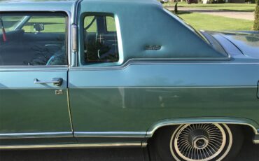 Lincoln-Continental-1979-Turqoise-Matching-blue-6