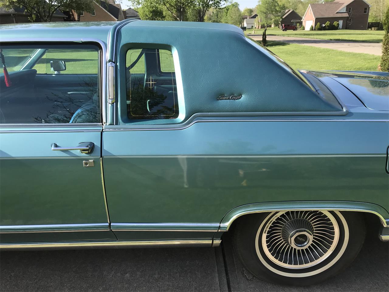 Lincoln-Continental-1979-Turqoise-Matching-blue-6