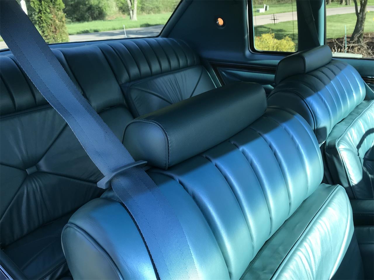 Lincoln-Continental-1979-Turqoise-Matching-blue-8