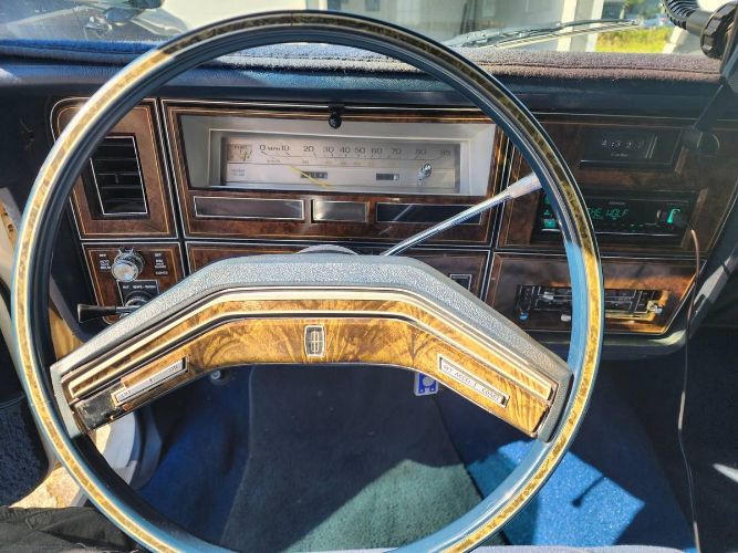Lincoln-Continental-1979-White-1