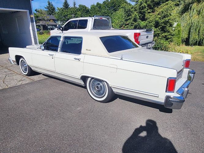 Lincoln-Continental-1979-White-3