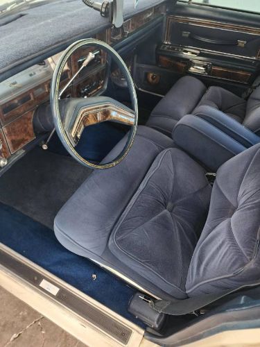 Lincoln-Continental-1979-White-4
