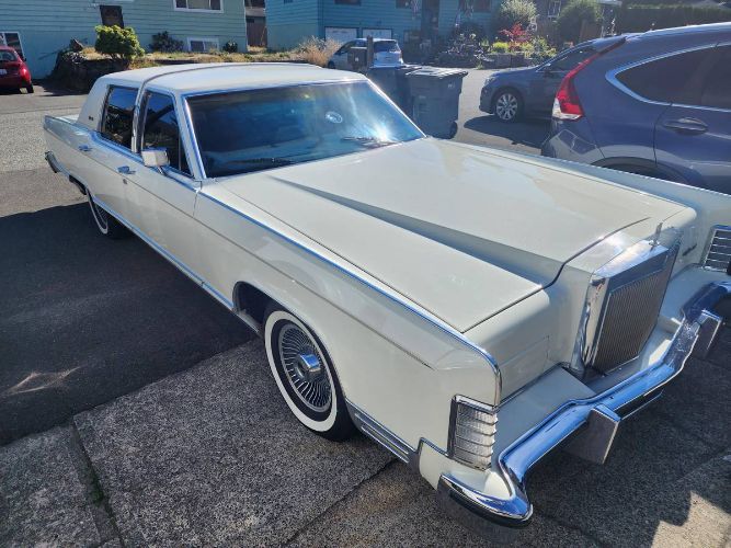 Lincoln-Continental-1979-White-7