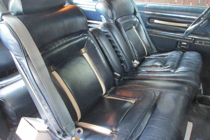 Lincoln-Continental-1979-WhiteBlue-17