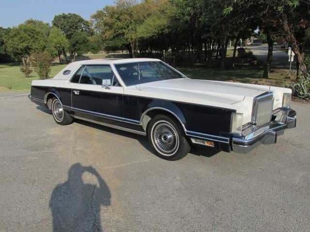 Lincoln-Continental-1979-WhiteBlue-3