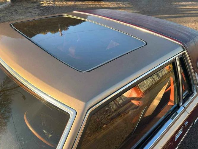 Lincoln-Continental-1980-2-Tone-Red-13