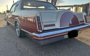 Lincoln-Continental-1980-2-Tone-Red