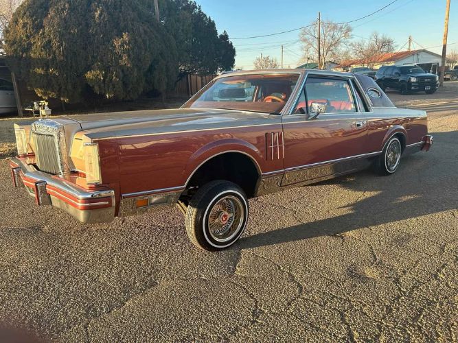 Lincoln-Continental-1980-2-Tone-Red-4