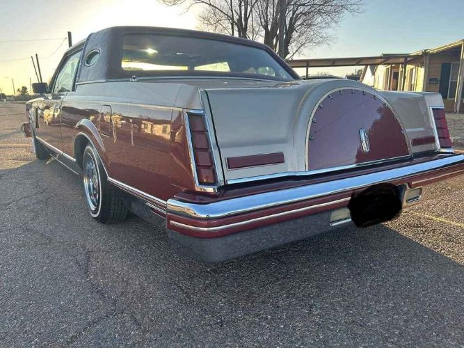 Lincoln-Continental-1980-2-Tone-Red