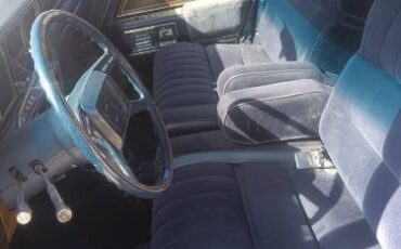 Lincoln-Continental-1982