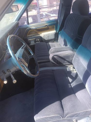 Lincoln-Continental-1982
