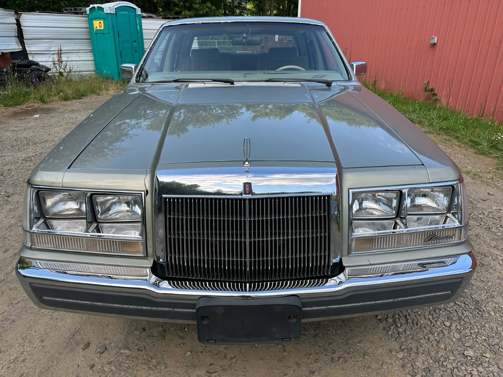 Lincoln-Continental-1984-Sedan-1