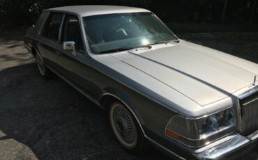 Lincoln-Continental-1984-Sedan-2