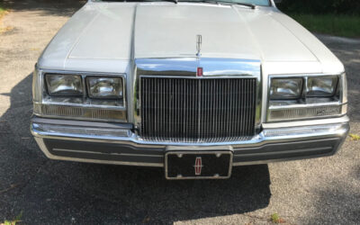Lincoln Continental 1984 Sedan
