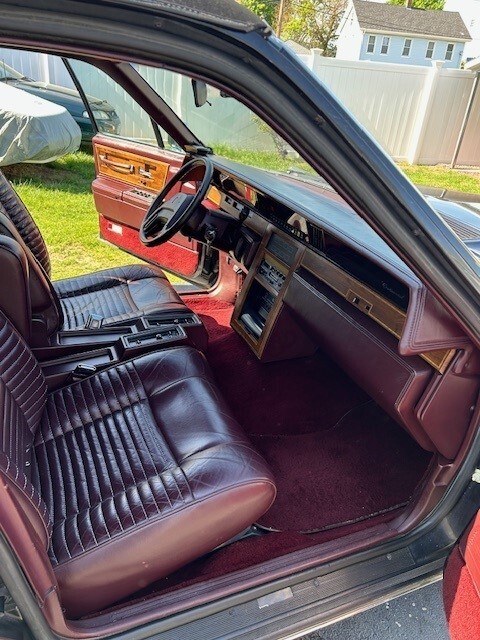 Lincoln-Continental-1987-Sedan-11