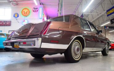 Lincoln-Continental-1987-Sedan-12