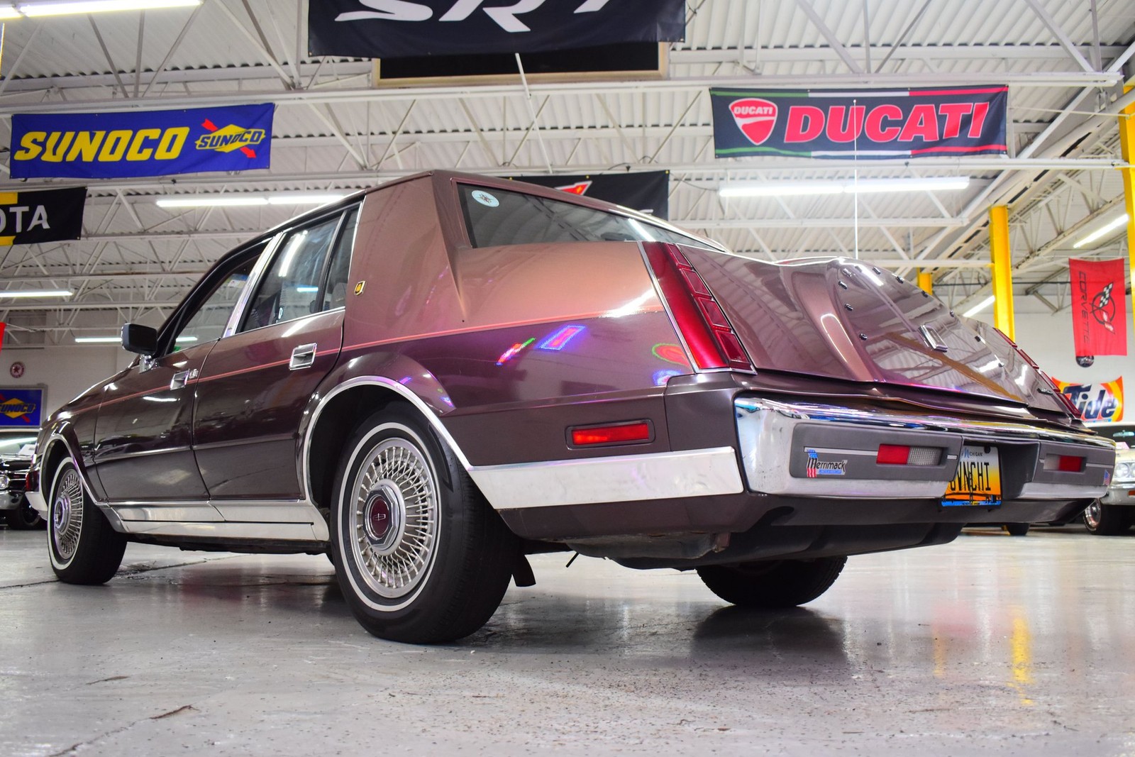 Lincoln-Continental-1987-Sedan-18