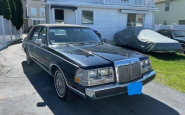 Lincoln-Continental-1987-Sedan
