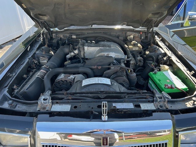 Lincoln-Continental-1987-Sedan-6
