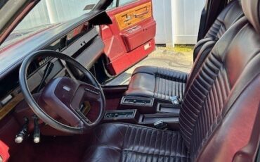 Lincoln-Continental-1987-Sedan-9