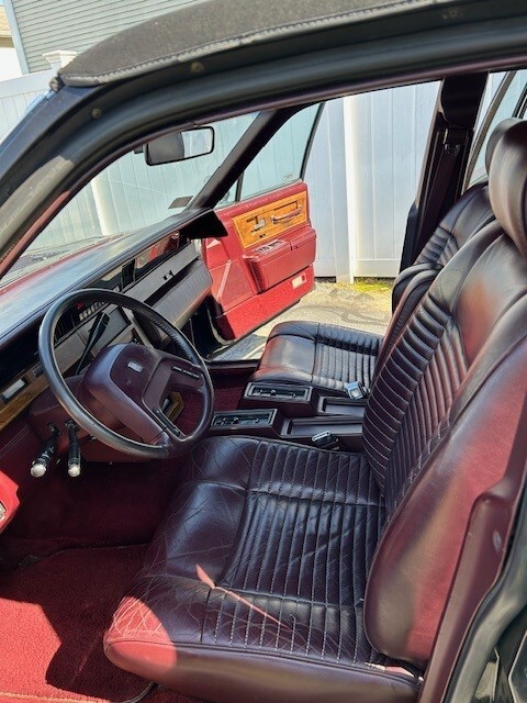 Lincoln-Continental-1987-Sedan-9