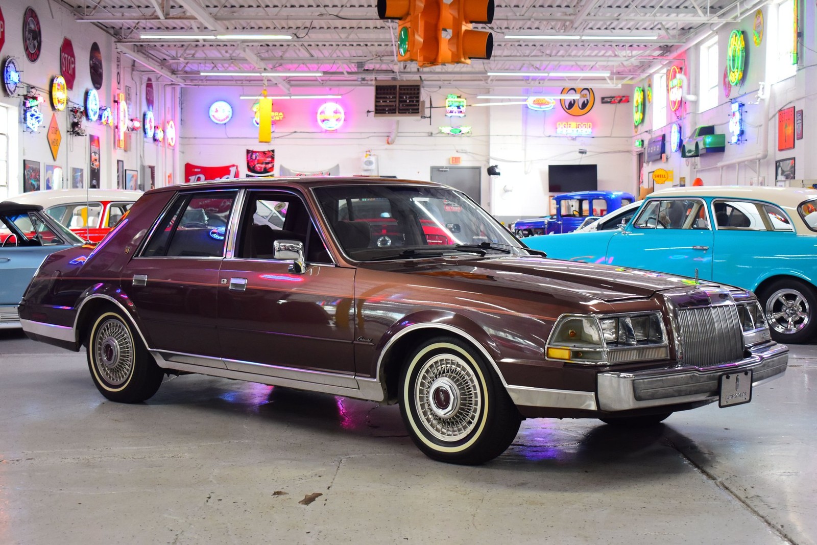 Lincoln-Continental-1987-Sedan