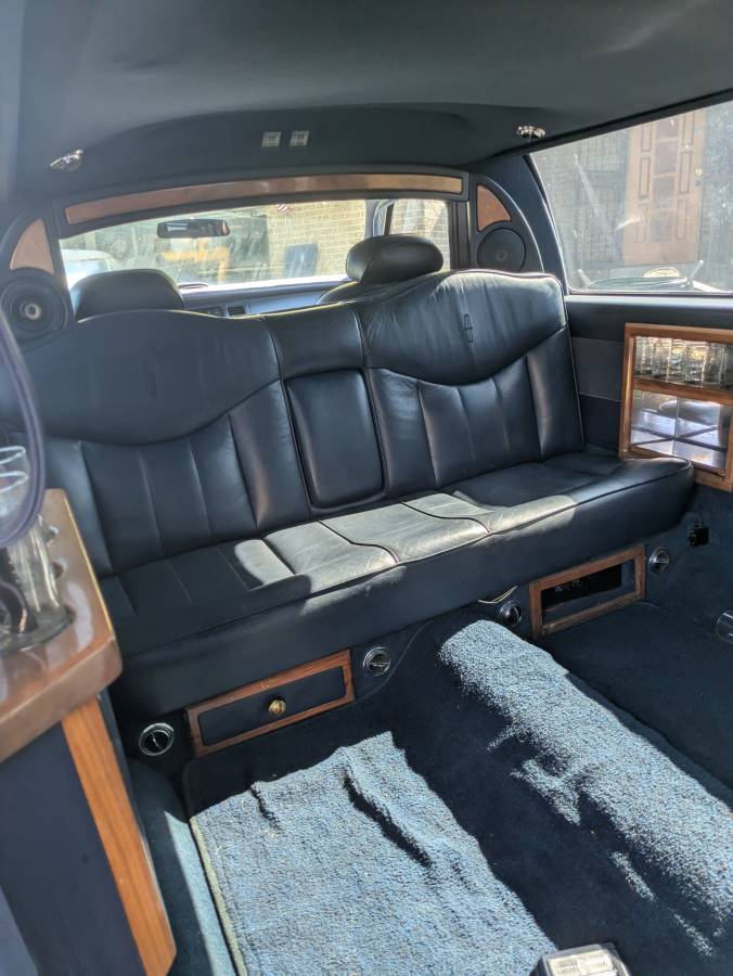 Lincoln-Continental-1995-white-3