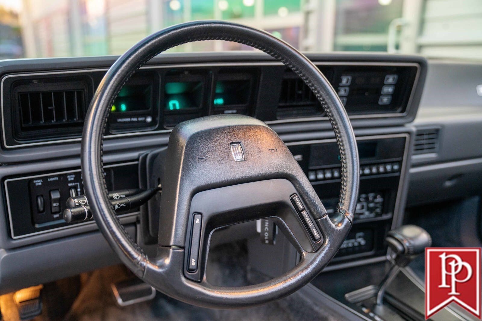 Lincoln-Continental-Mk-VII-1985-Coupe-22