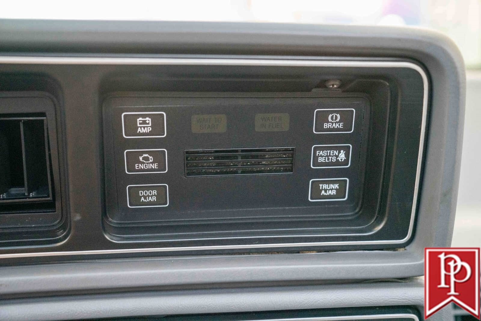 Lincoln-Continental-Mk-VII-1985-Coupe-28