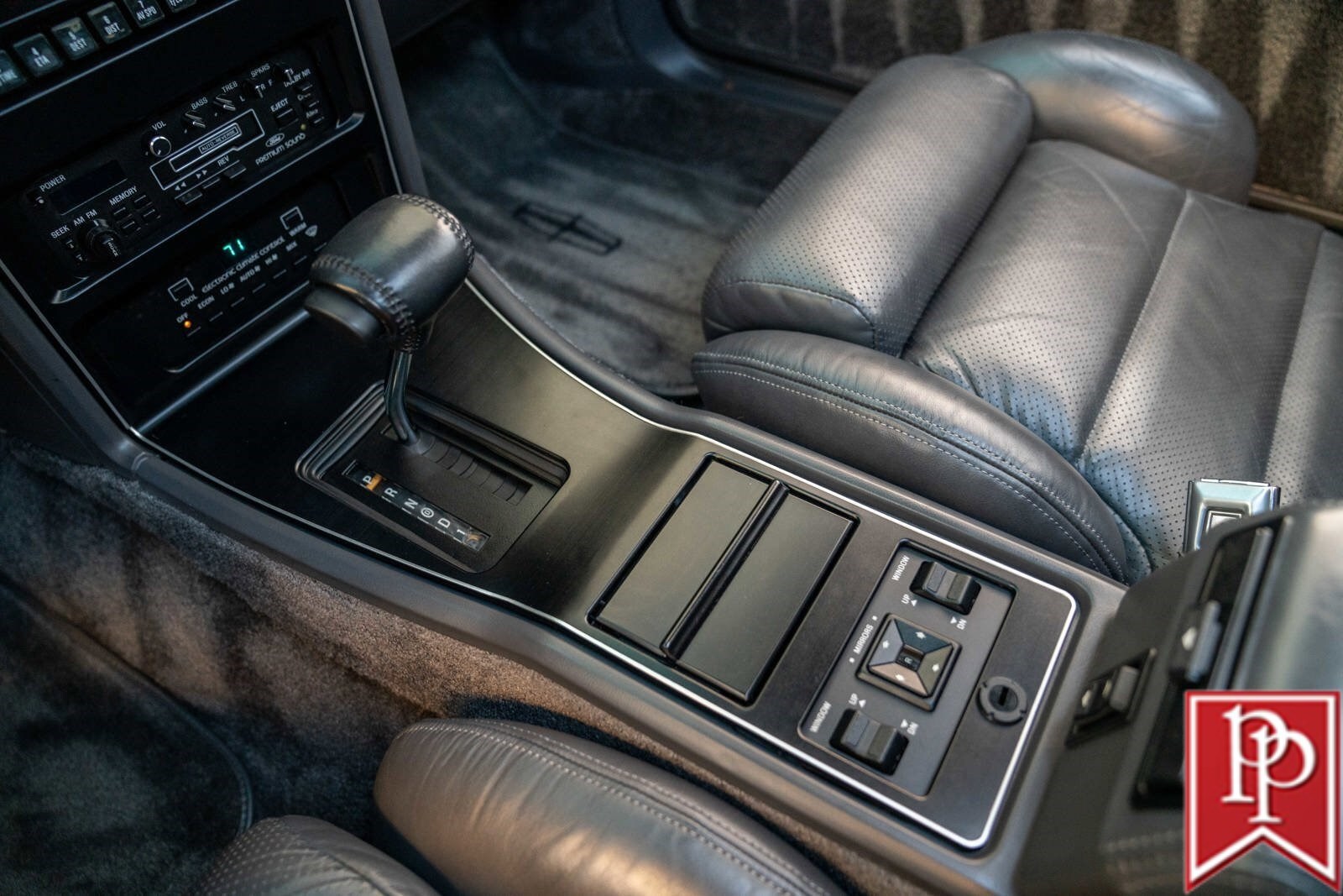 Lincoln-Continental-Mk-VII-1985-Coupe-32