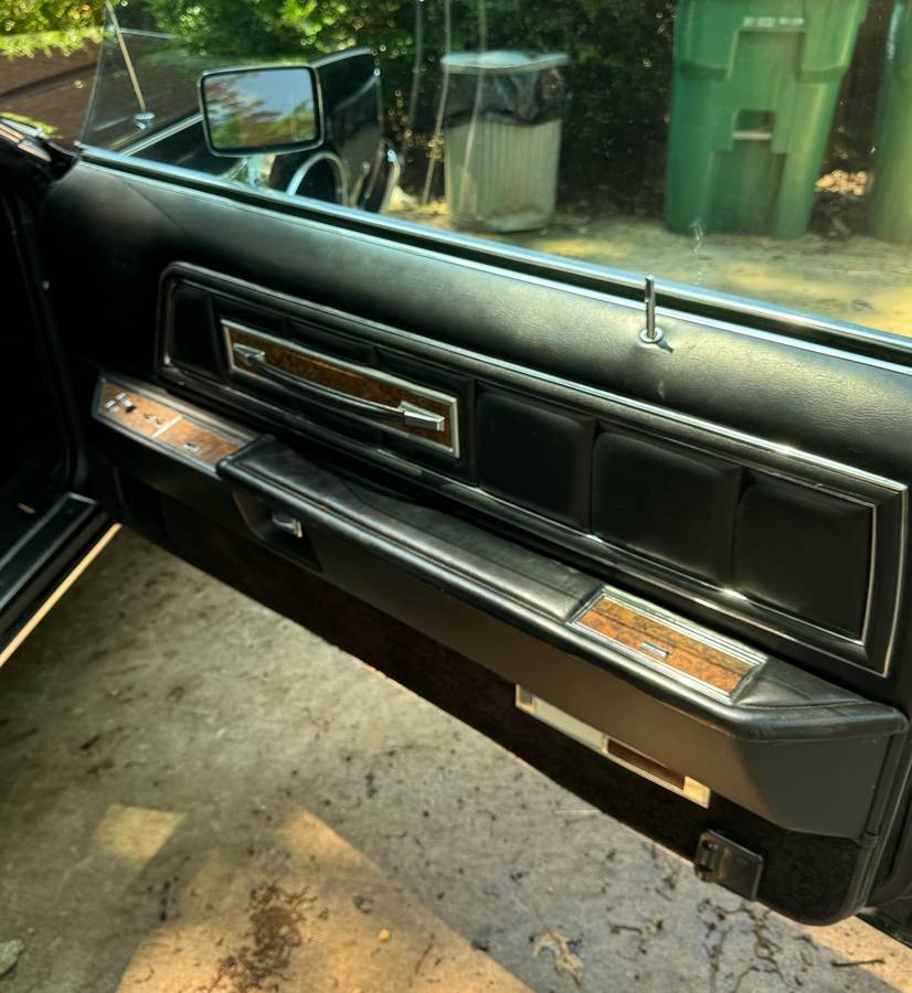Lincoln-Continental-mark-four-1974-black-10