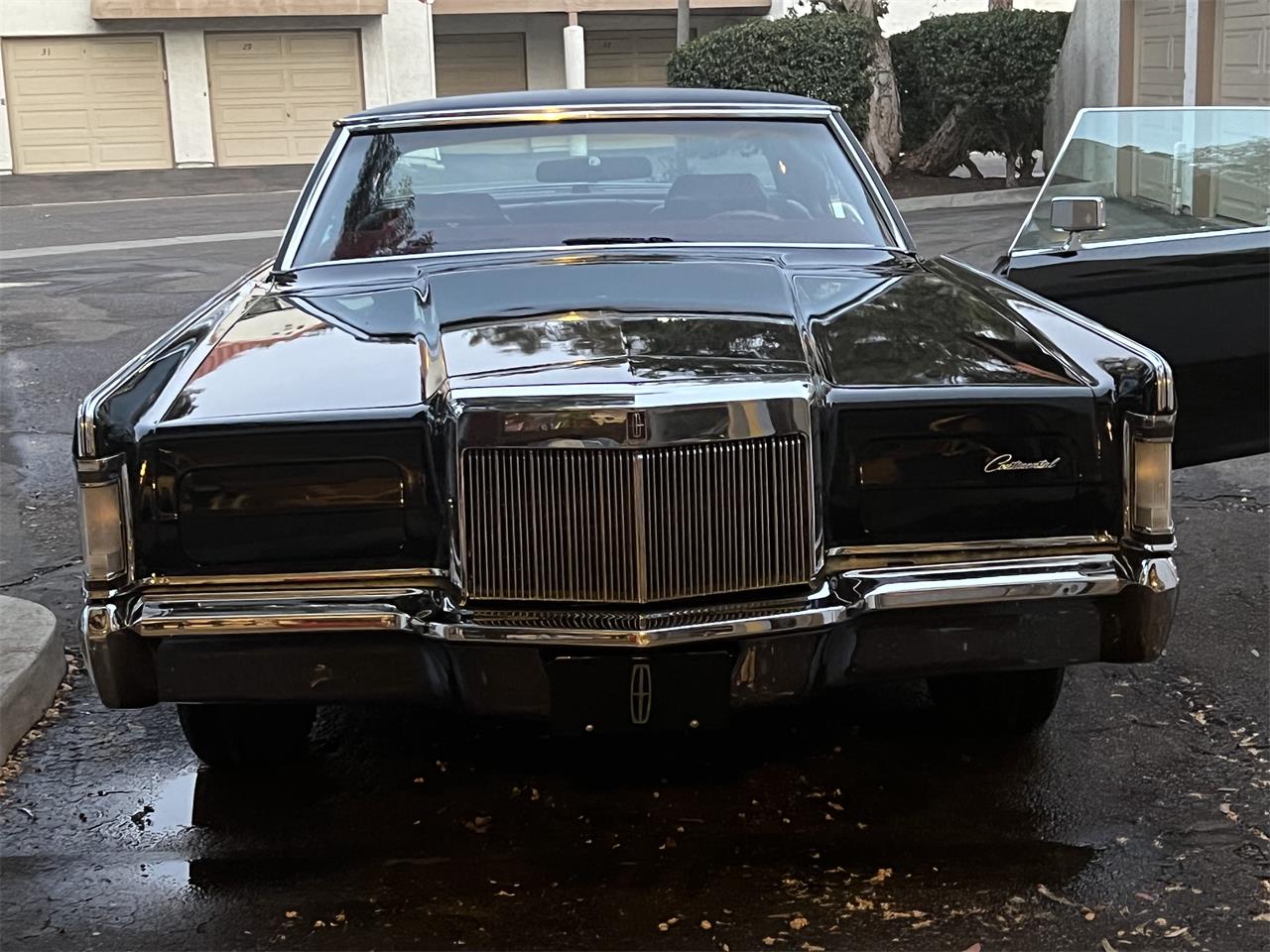 Lincoln-Continental-mark-iii-1970-Black-Red-11