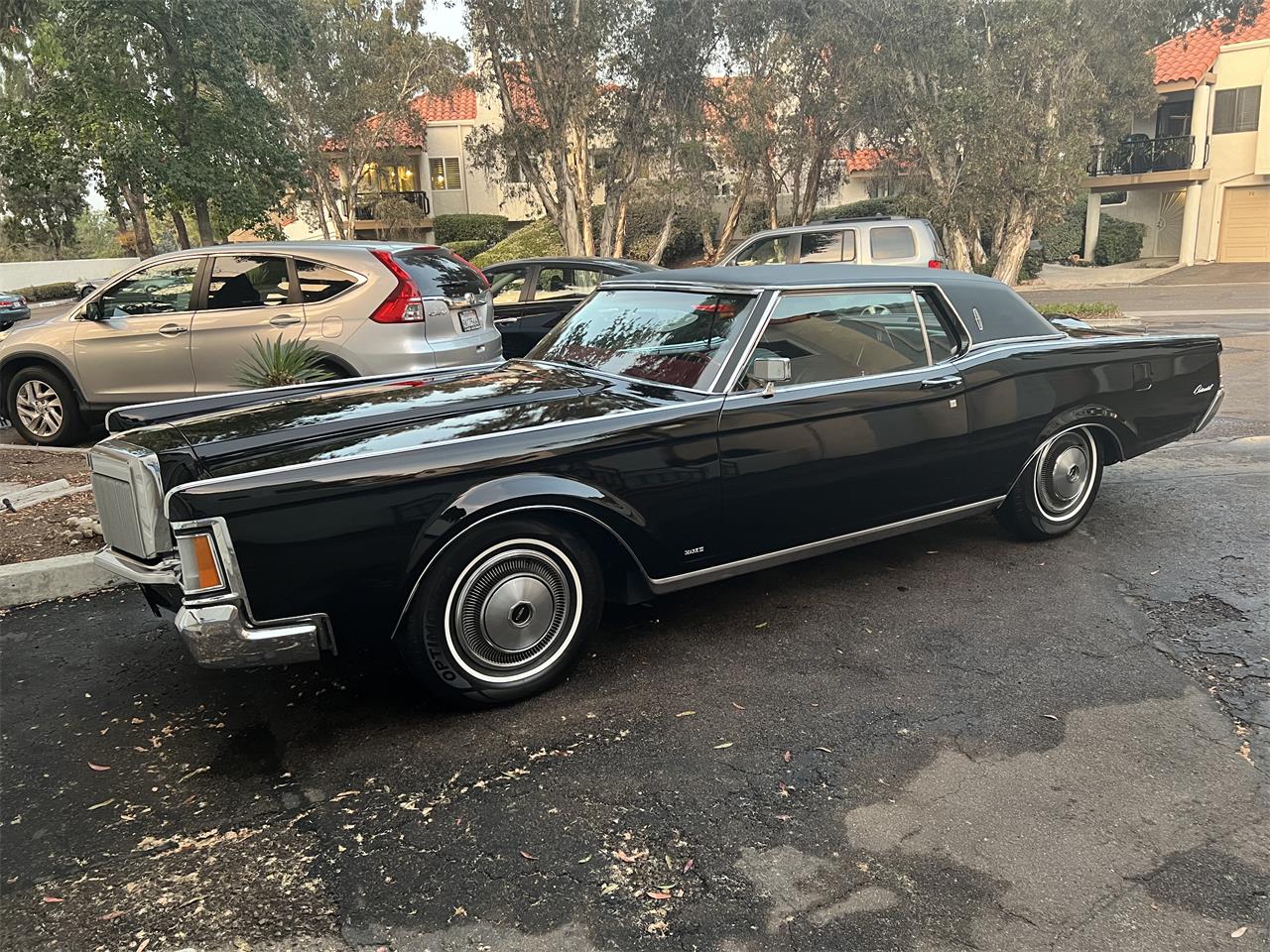 Lincoln-Continental-mark-iii-1970-Black-Red-14