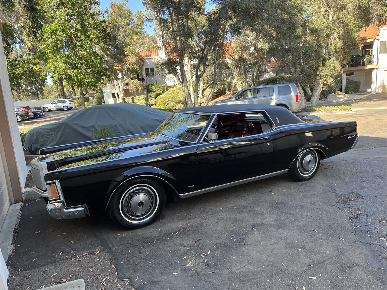 Lincoln-Continental-mark-iii-1970-Black-Red-15
