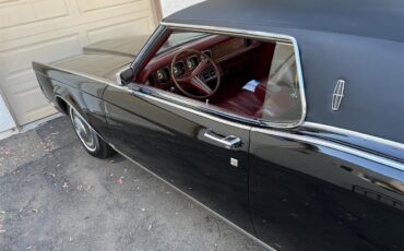 Lincoln-Continental-mark-iii-1970-Black-Red-2