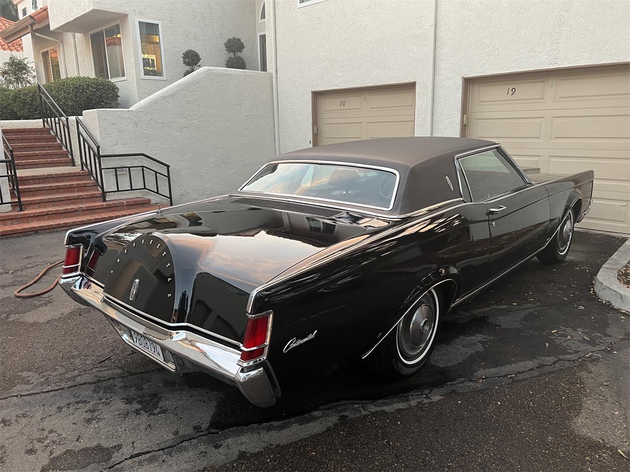 Lincoln-Continental-mark-iii-1970-Black-Red-6