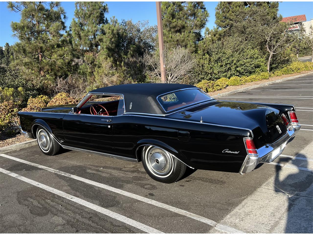 Lincoln-Continental-mark-iii-1970-Black-Red