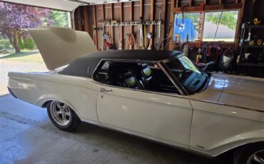 Lincoln-Continental-mark-iii-1970-White-Black-3