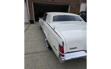 Lincoln-Continental-mark-iii-1970-White-Gold-1
