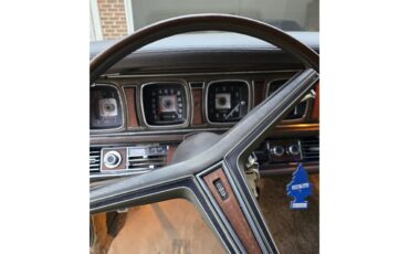Lincoln-Continental-mark-iii-1970-White-Gold-15