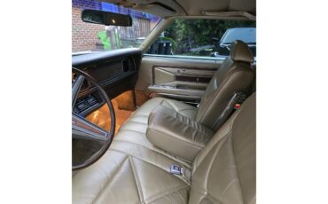 Lincoln-Continental-mark-iii-1970-White-Gold-17